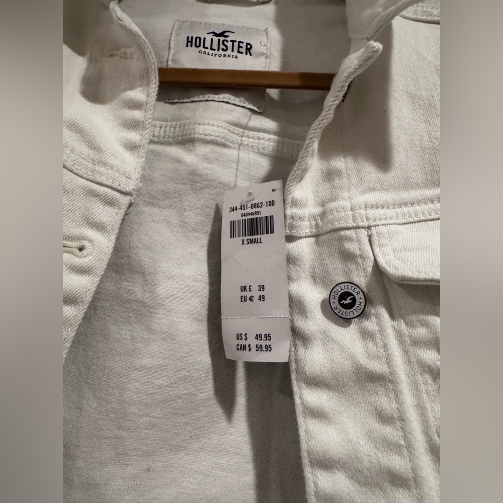 Hollister Women's Cream Cropped Denim Jacket - Picture 2 of 11